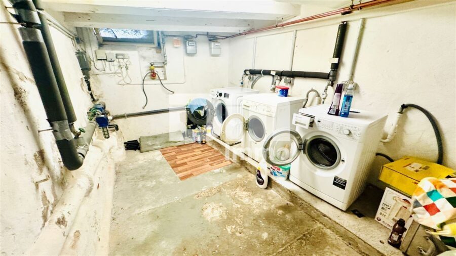 Historisches Fachwerk-Juwel mit attraktiver Rendite im Herzen von Northeim - Souterrain Waschküche